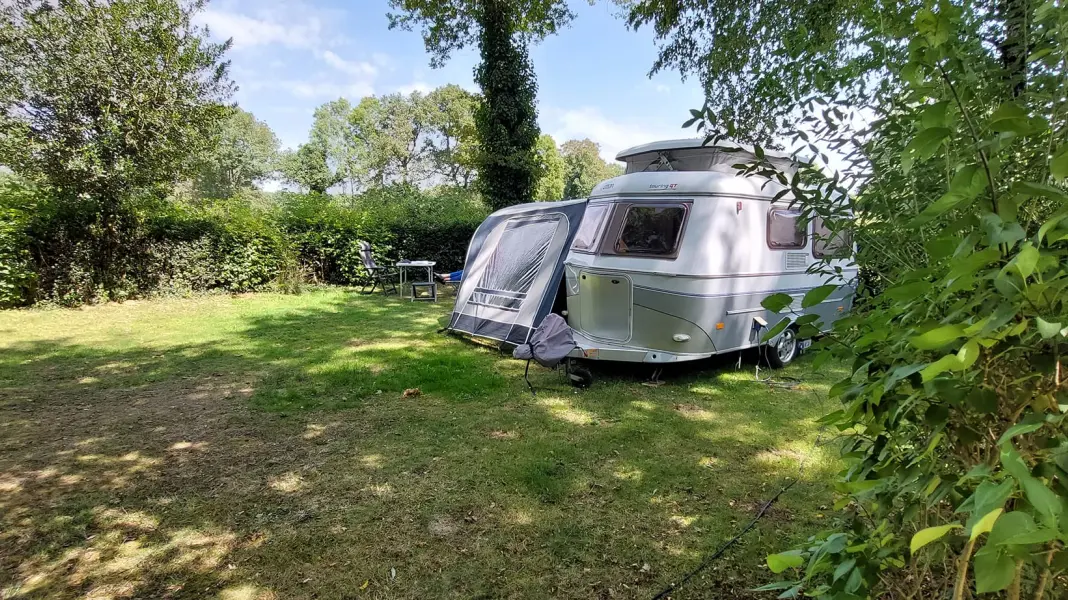 EN CAMPAGNE (CAMPING & GÎTES)